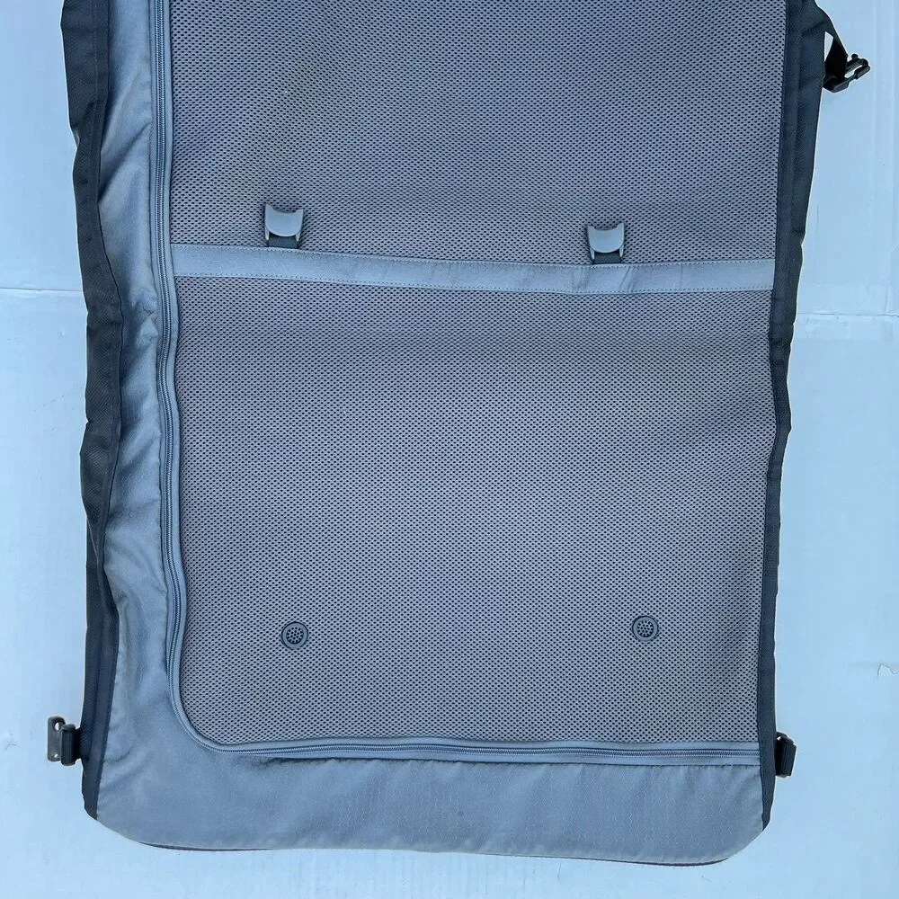 Tumi Tri-Fold Carry On Travel Garment Bag Ballistic Nylon Crossbody Black 22”